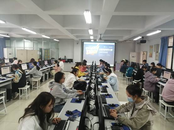 说明: E:\1. 教研室工作归档\1. 教学工作开展情况\11、其他教学工作\学生竞赛\2021外研社国才杯大赛\大赛照片\写作大赛\8834e9d10ab4997d9fad9ec2d101a49.jpg